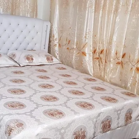 Private In A Luxurious Apartment, With Shared Bathroom & Kitchen