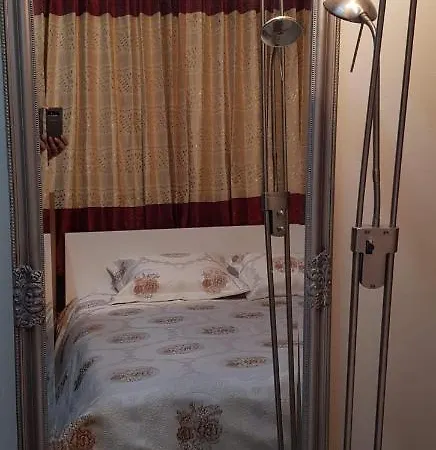 Privatunterkunft Private In A Luxurious Apartment, With Shared Bathroom & Kitchen Rodovre