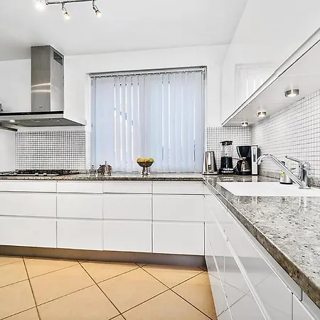 Private In A Luxurious Apartment, With Shared Bathroom & Kitchen Alloggio in famiglia Rodovre